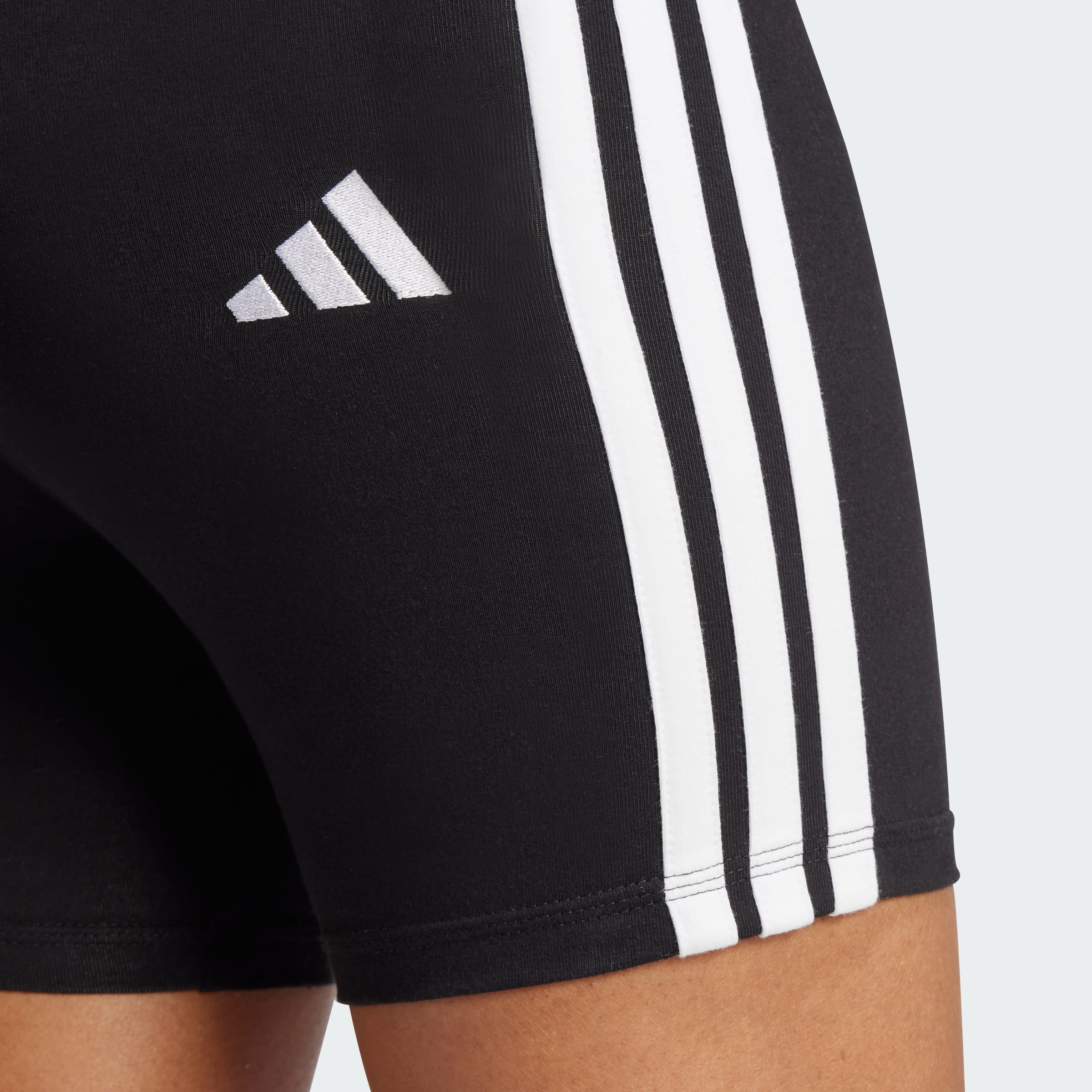 Calza Biker Shorts Essentials 3 Tiras Tiro Alto adidas Mujer — imagen 6