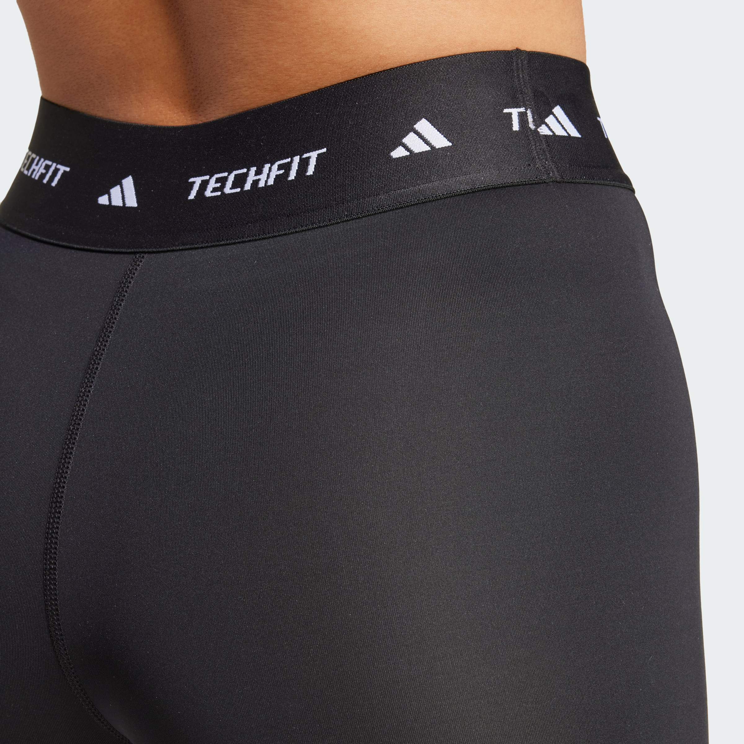 Pantalones y Calzas adidas cortas TECHFIT Mujer — imagen 5
