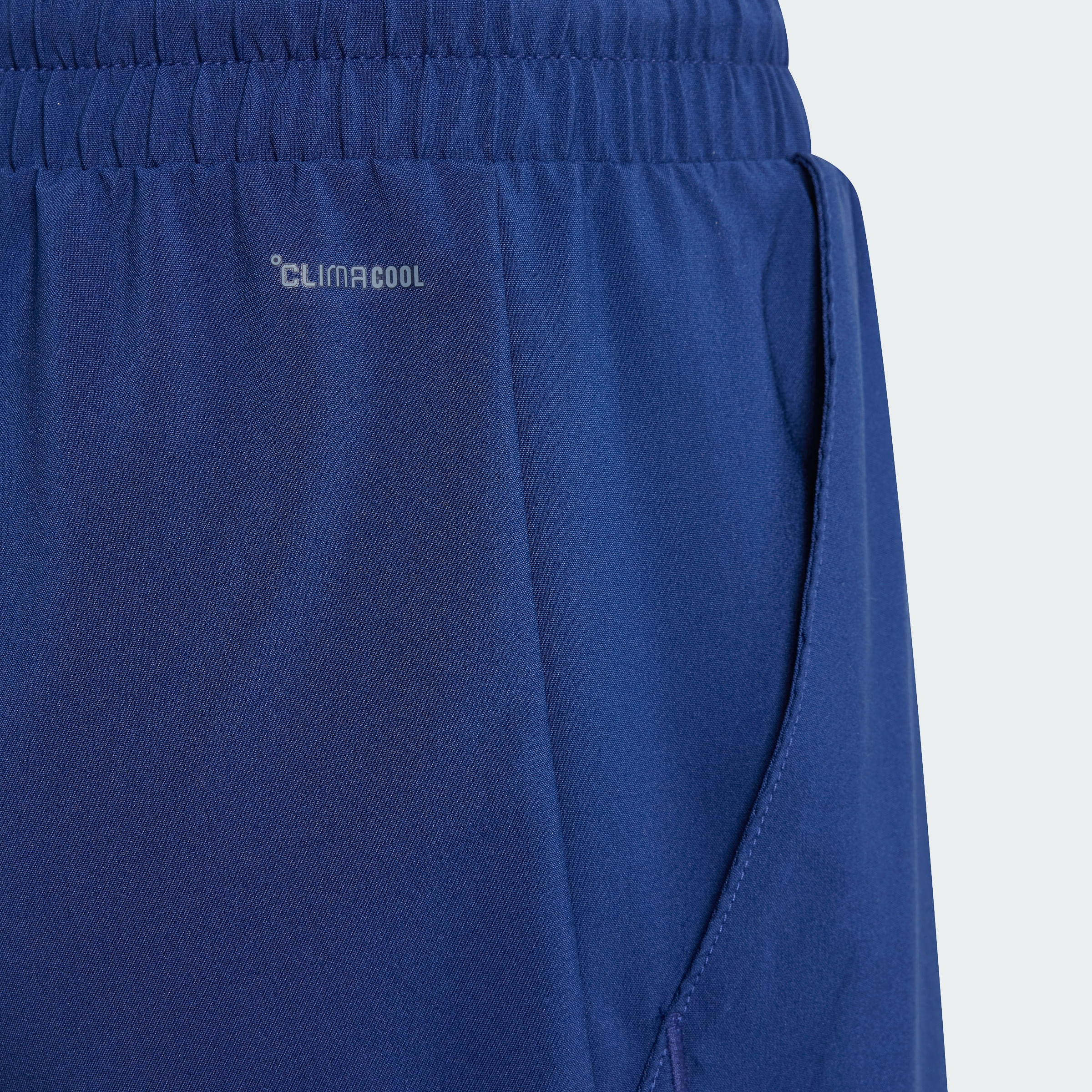 Short adidas de tenis 3 Tiras Club Niños — imagen 3