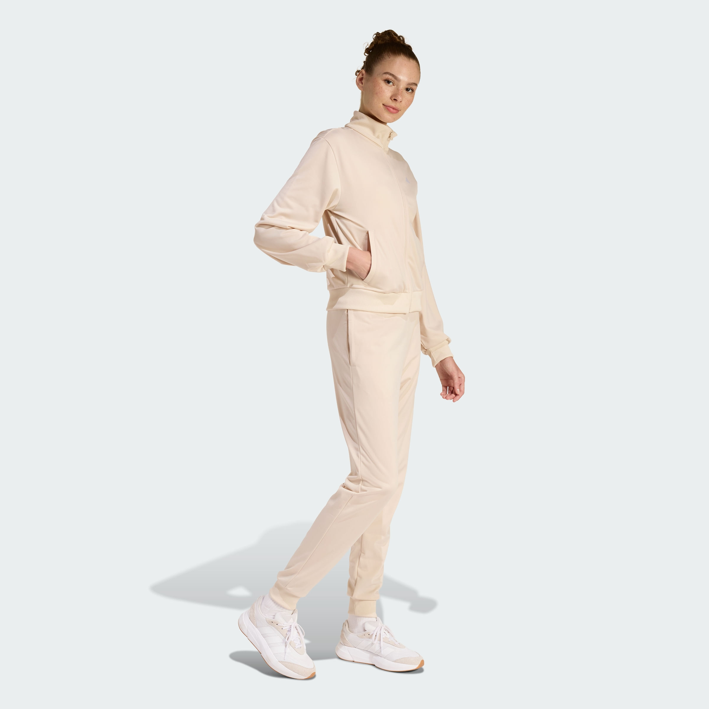 Conjunto adidas Essentials Feel Cozy Mujer — imagen 6