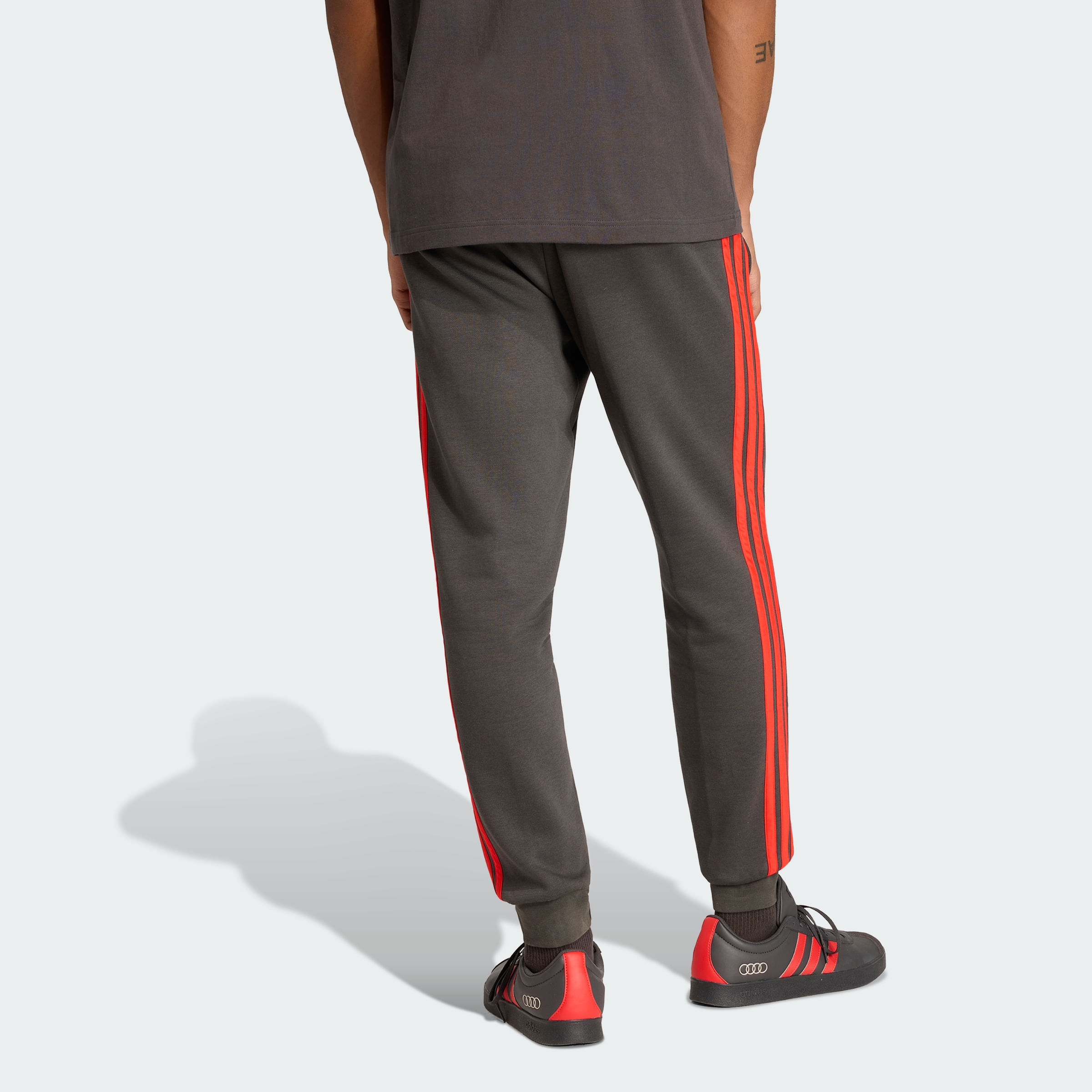 Pantalón adidas DNA AUDI F1 TEAM Hombre — imagen 3