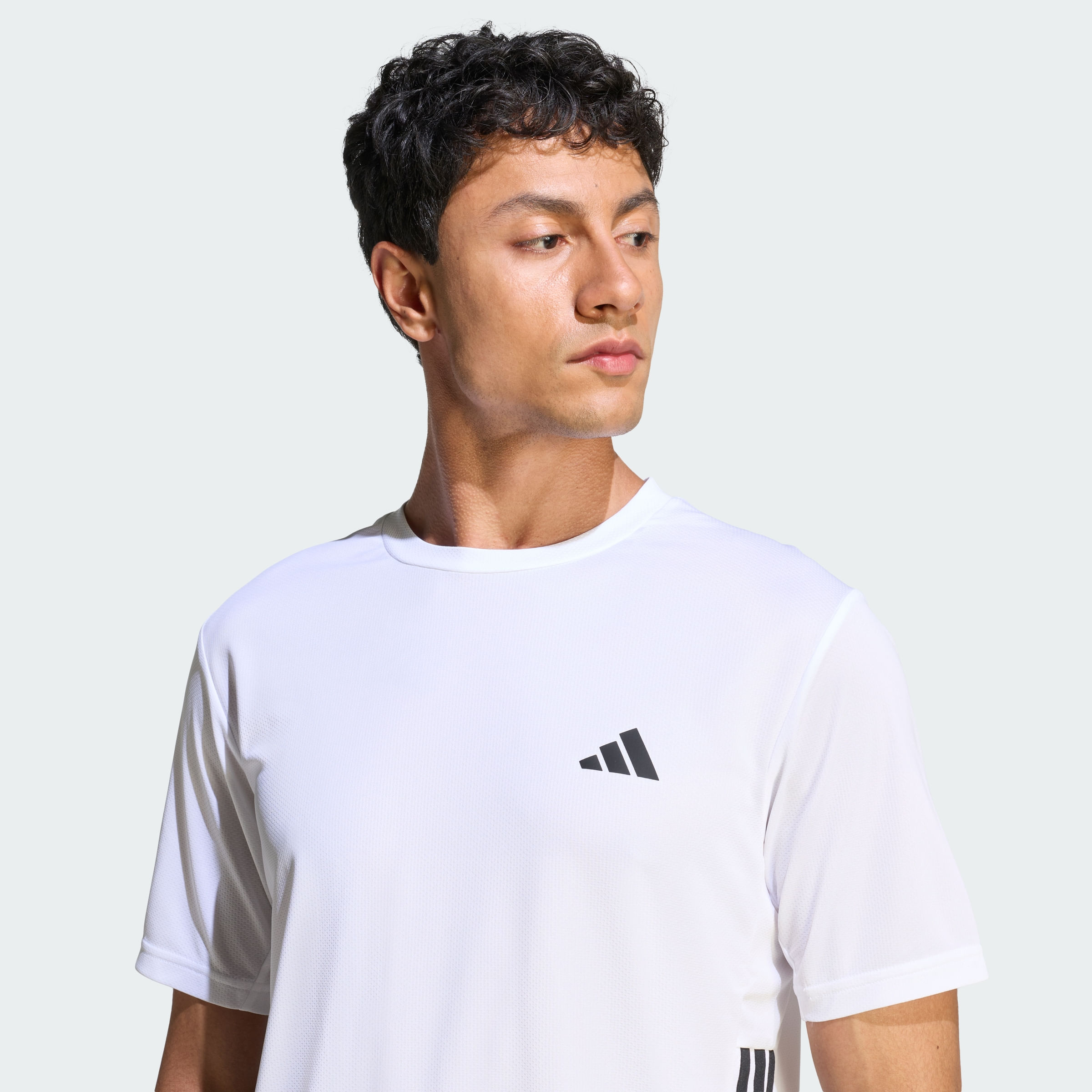 Mangas cortas adidas REMERA BASE ESSENTIALS DE ENTRENAMIENTO 3 TIRAS Hombre — imagen 4