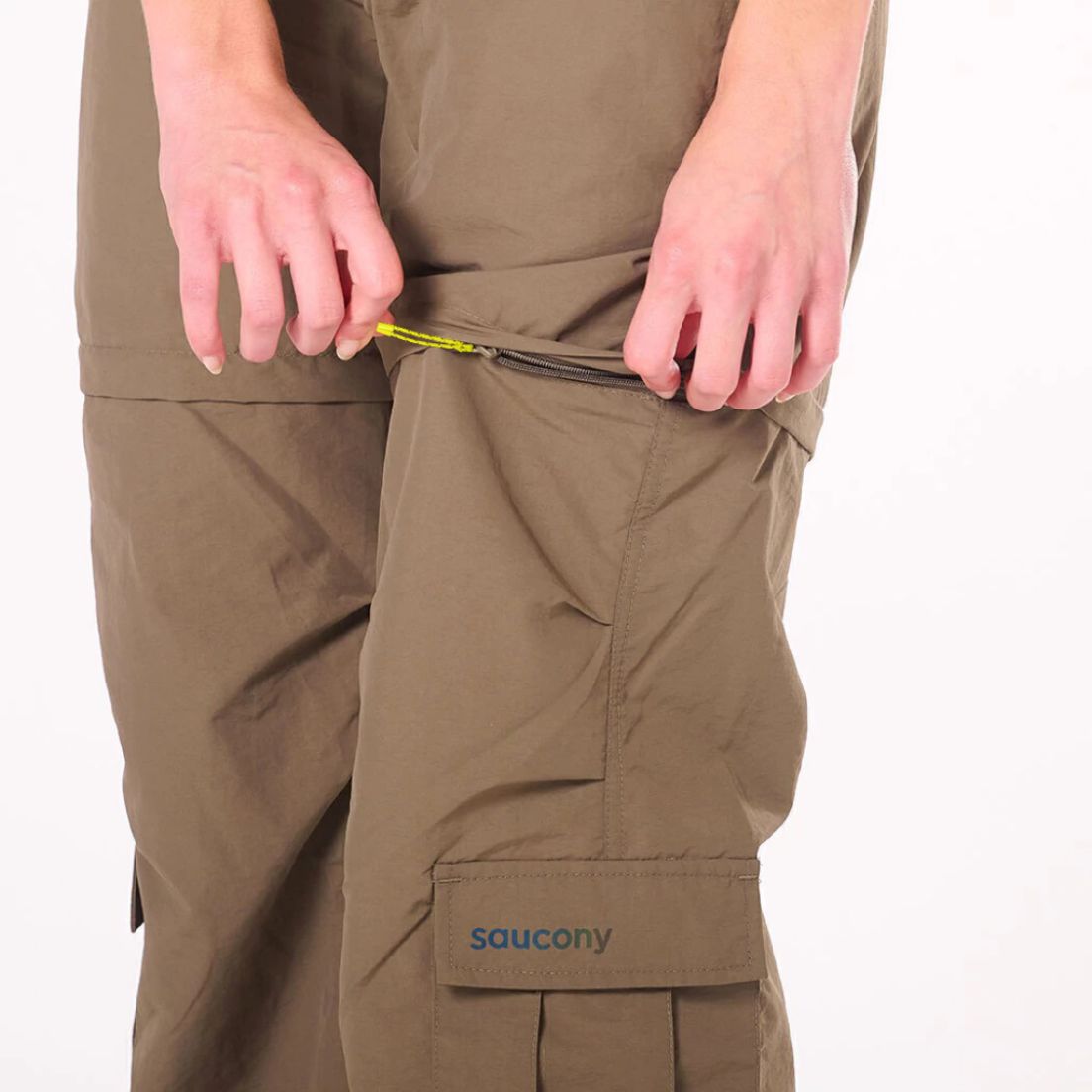 Pantalón Saucony Metro Cargo De Mujer — imagen 3