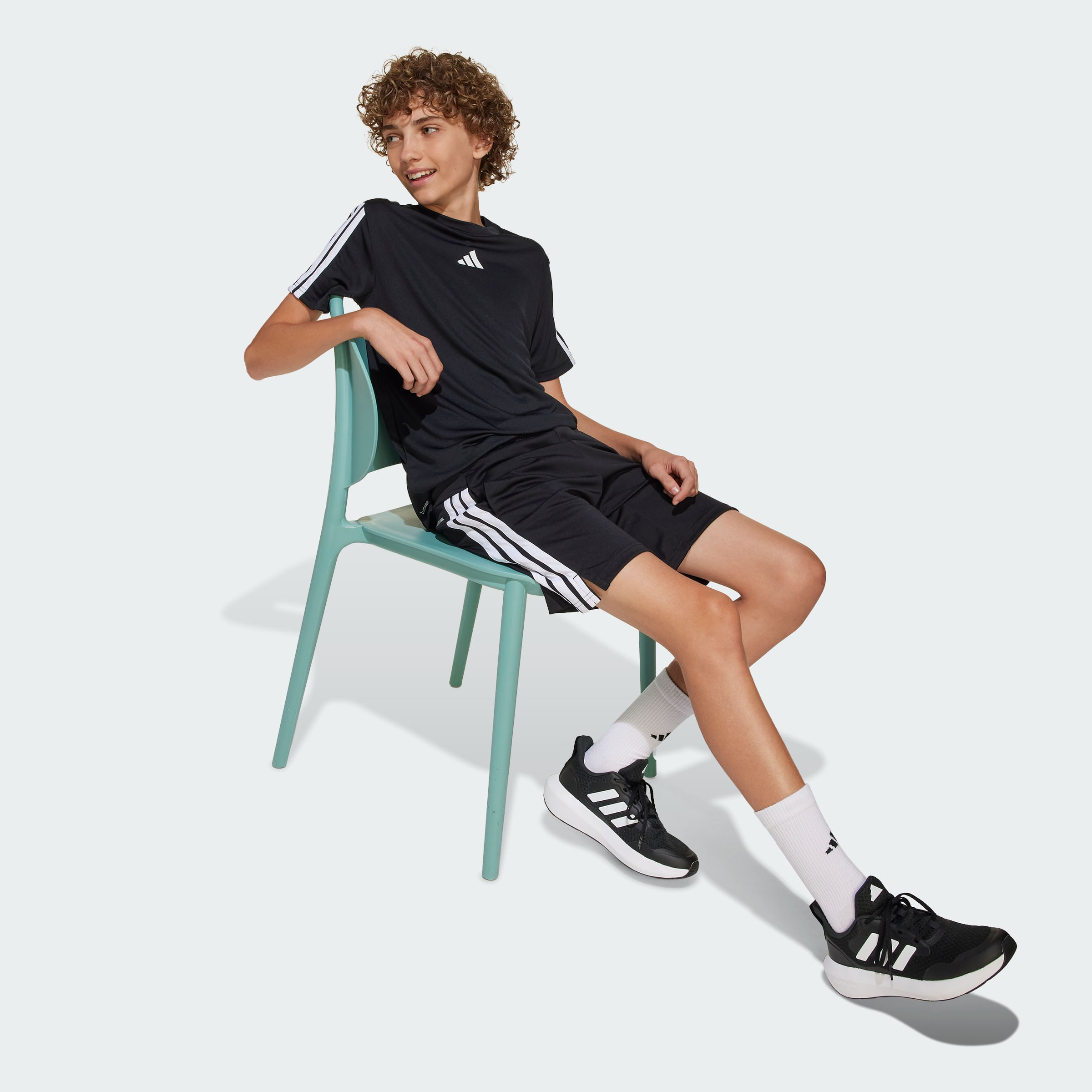 Remera Mangas cortas adidas Train Essentials 3 Tiras Niños — imagen 6