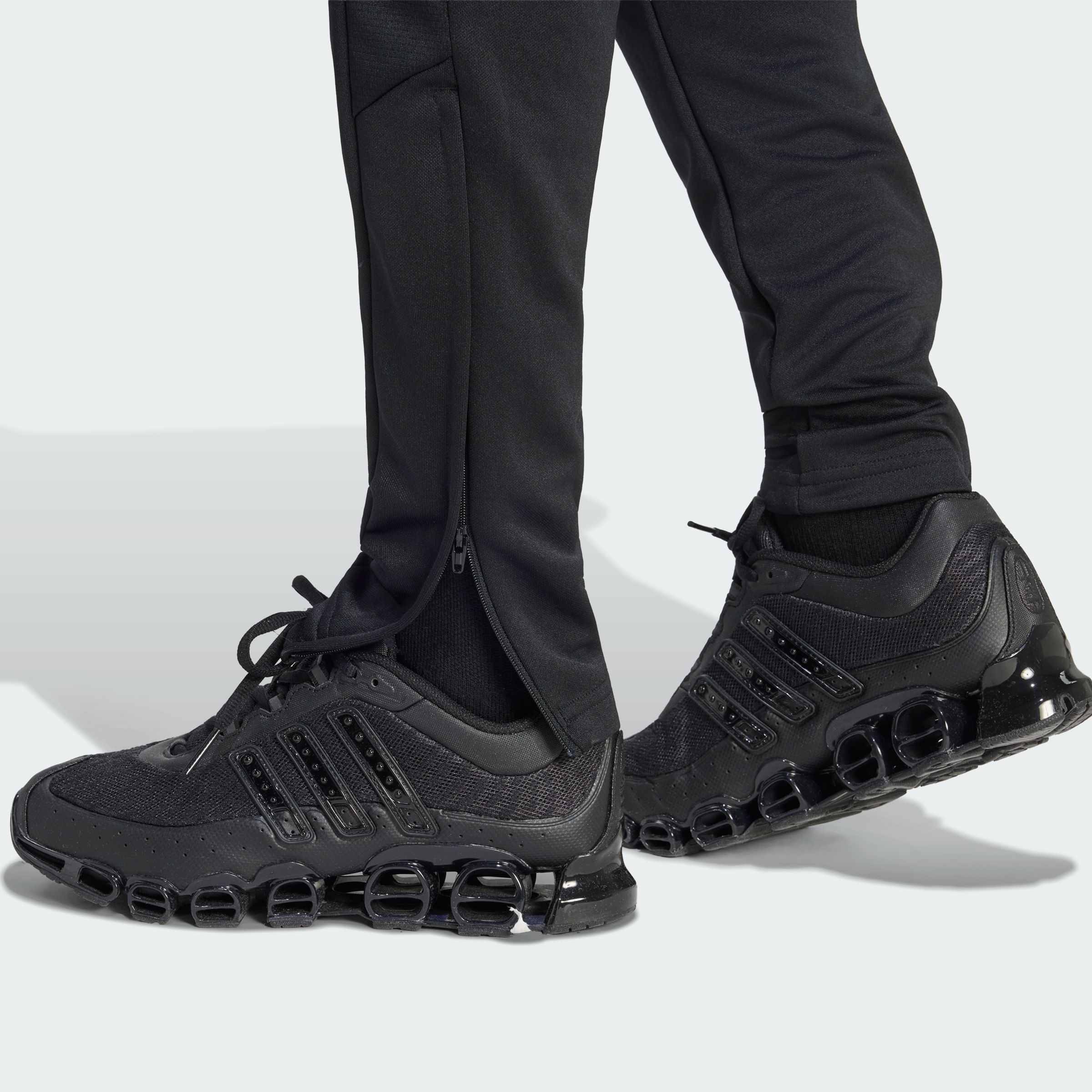 Pantalón adidas de Entrenamiento Tiro 26 Essentials Hombre — imagen 5
