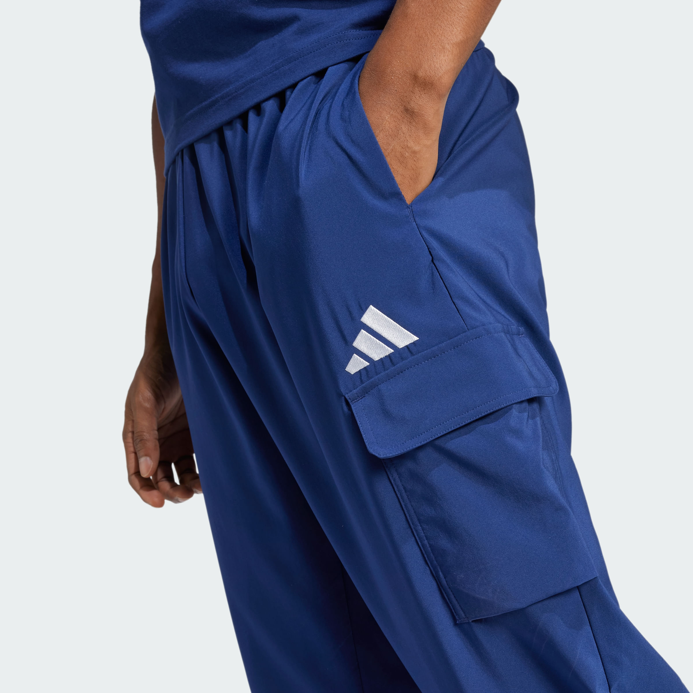 Pantalón adidas Essentials Small Logo Cargo Hombre — imagen 4