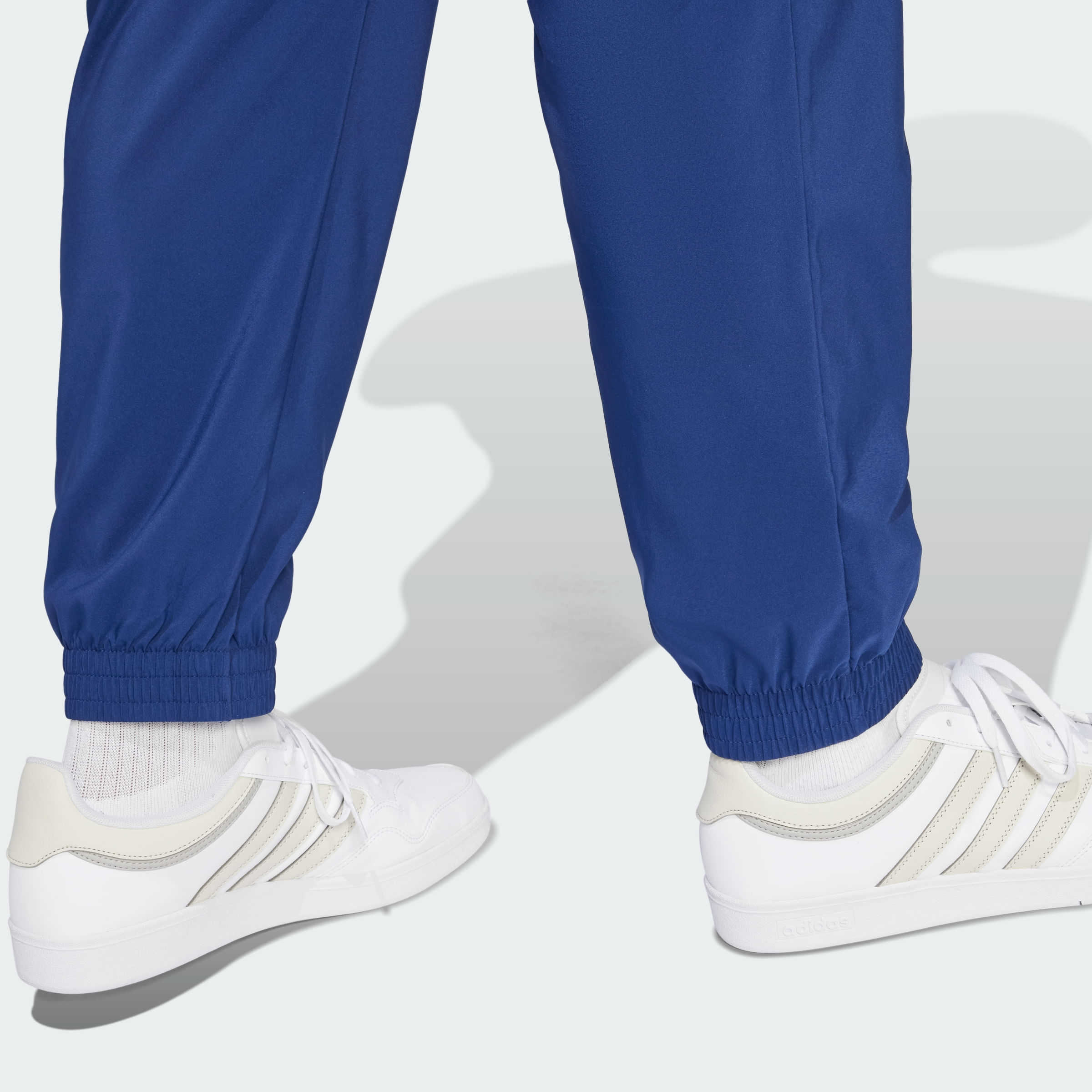 Pantalón adidas Essentials Small Logo Cargo Hombre — imagen 5