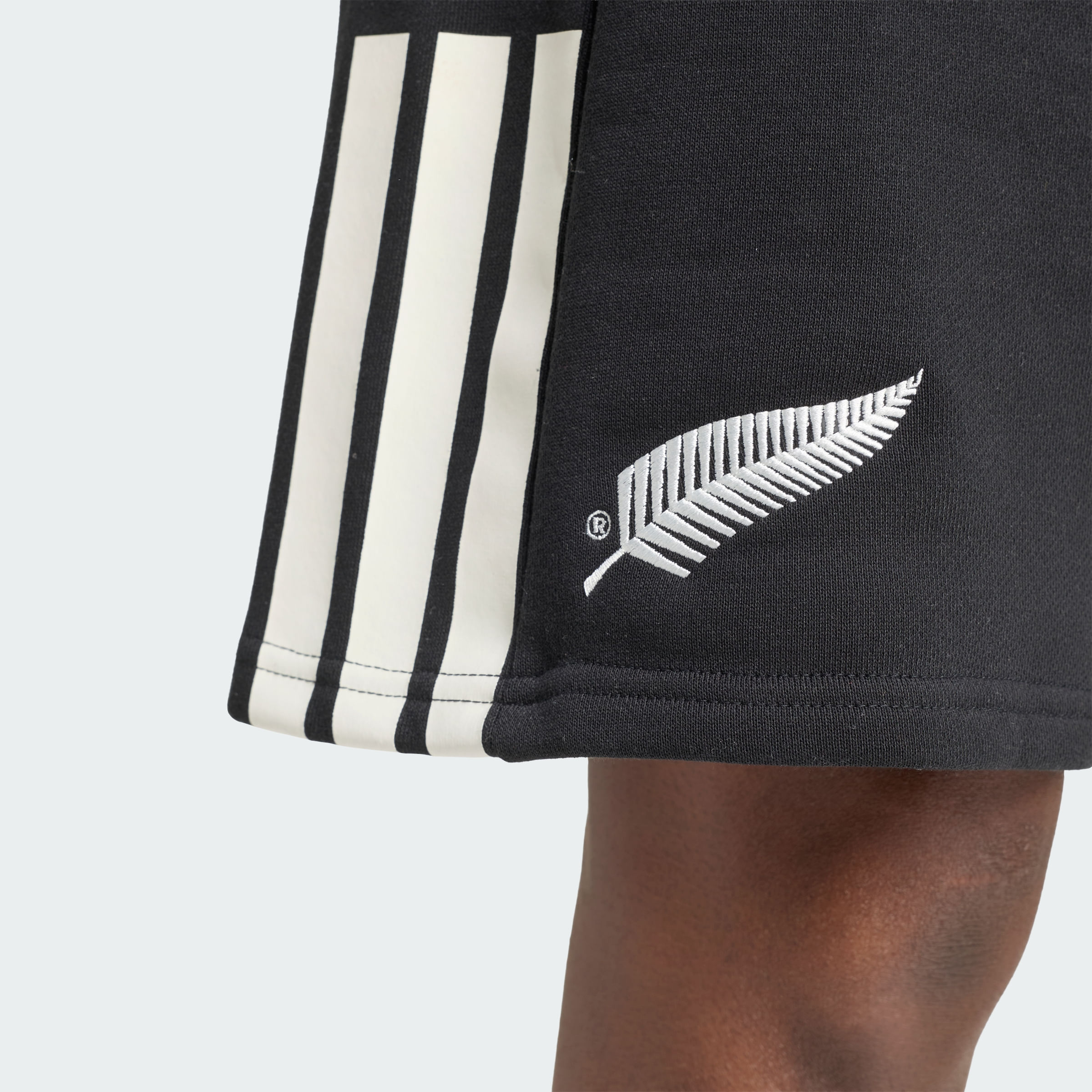 Short adidas All Blacks Leisurewear Hombre — imagen 6